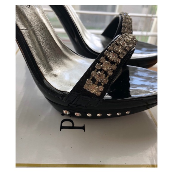 Pierre Dumas โฅ๏ธ Patent Leather High Heels - Picture 5 of 7